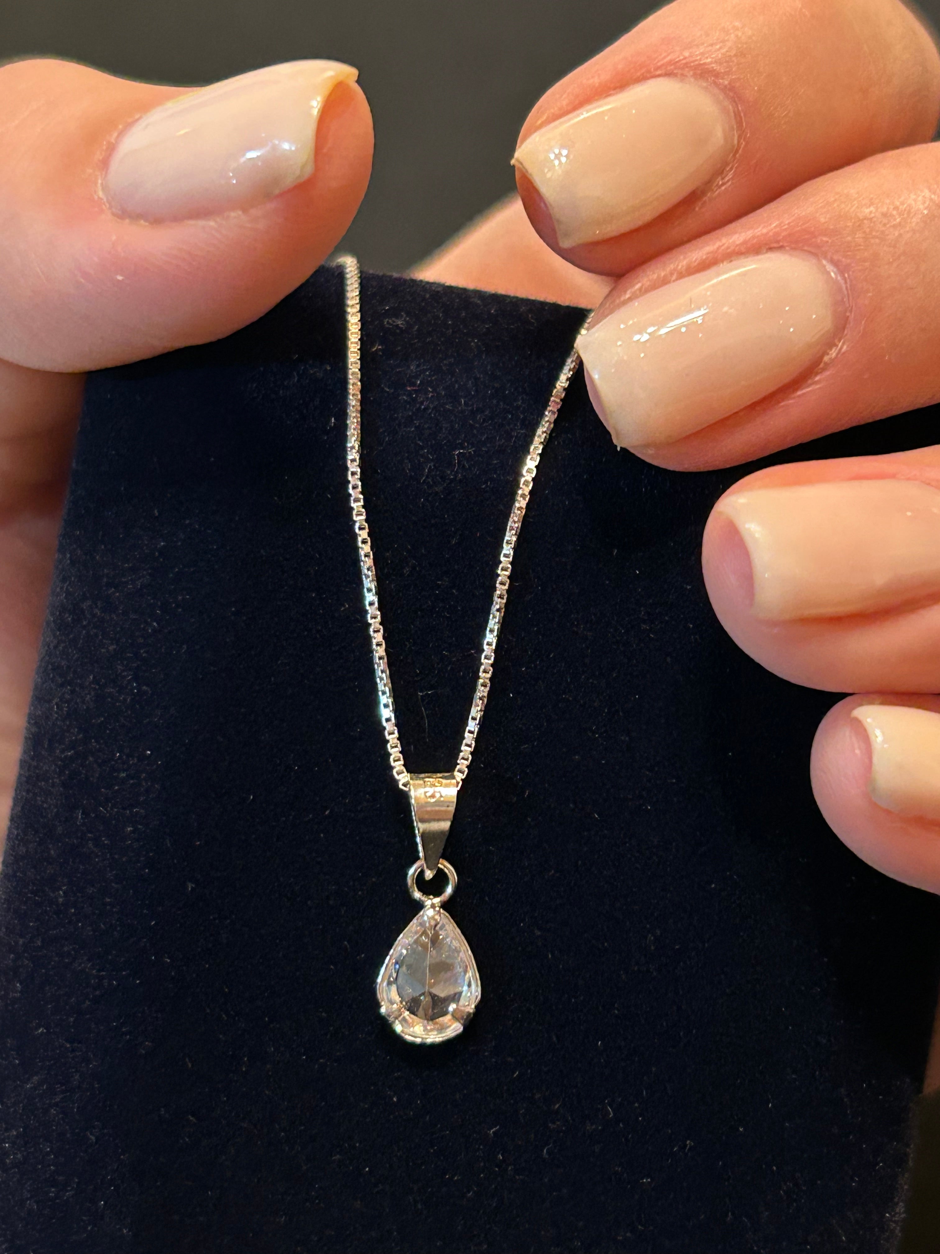 Collar con colgante de Luz + cajita de regalo